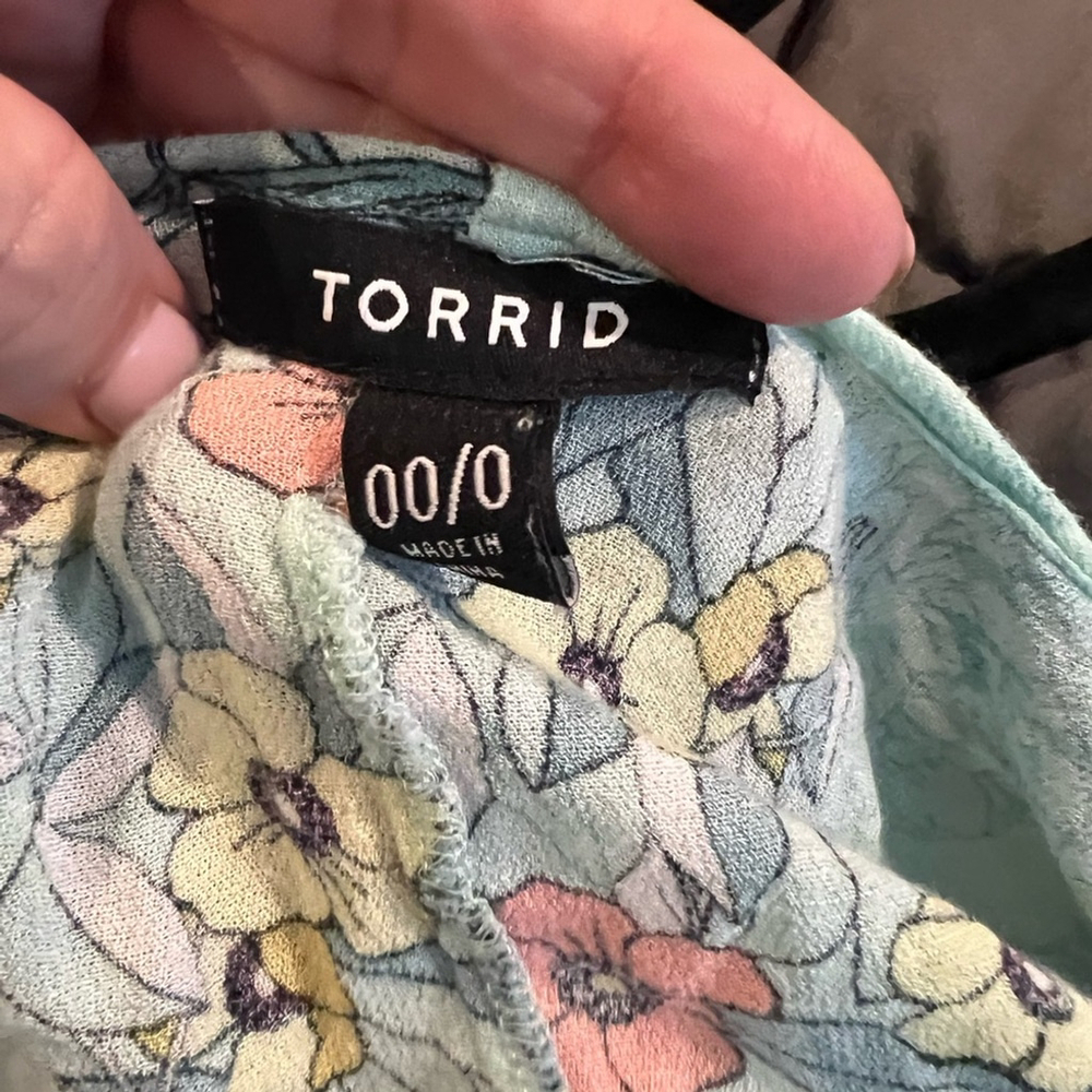 Torrid Crepe Floral Kimono Shirtall Cardigan - Picture 2 of 5